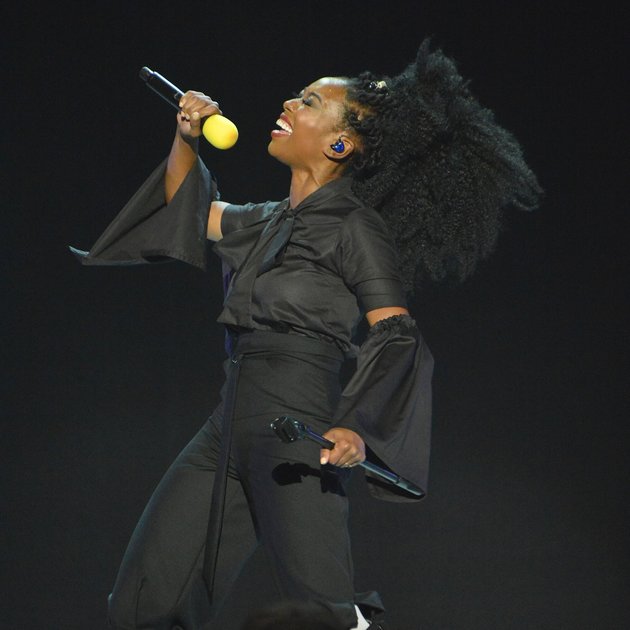 LAS VEGAS, NV - NOVEMBER 06: Honoree Brandy performs onstage during the 2016 Soul Train Music Awards at the Orleans Arena on November 6, 2016 in Las Vegas, Nevada. (Photo by Mindy Small/FilmMagic)